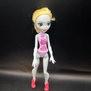 Monster High Cheerleader Lagoona Blue Daughter of A Sea Monster Doll 2016